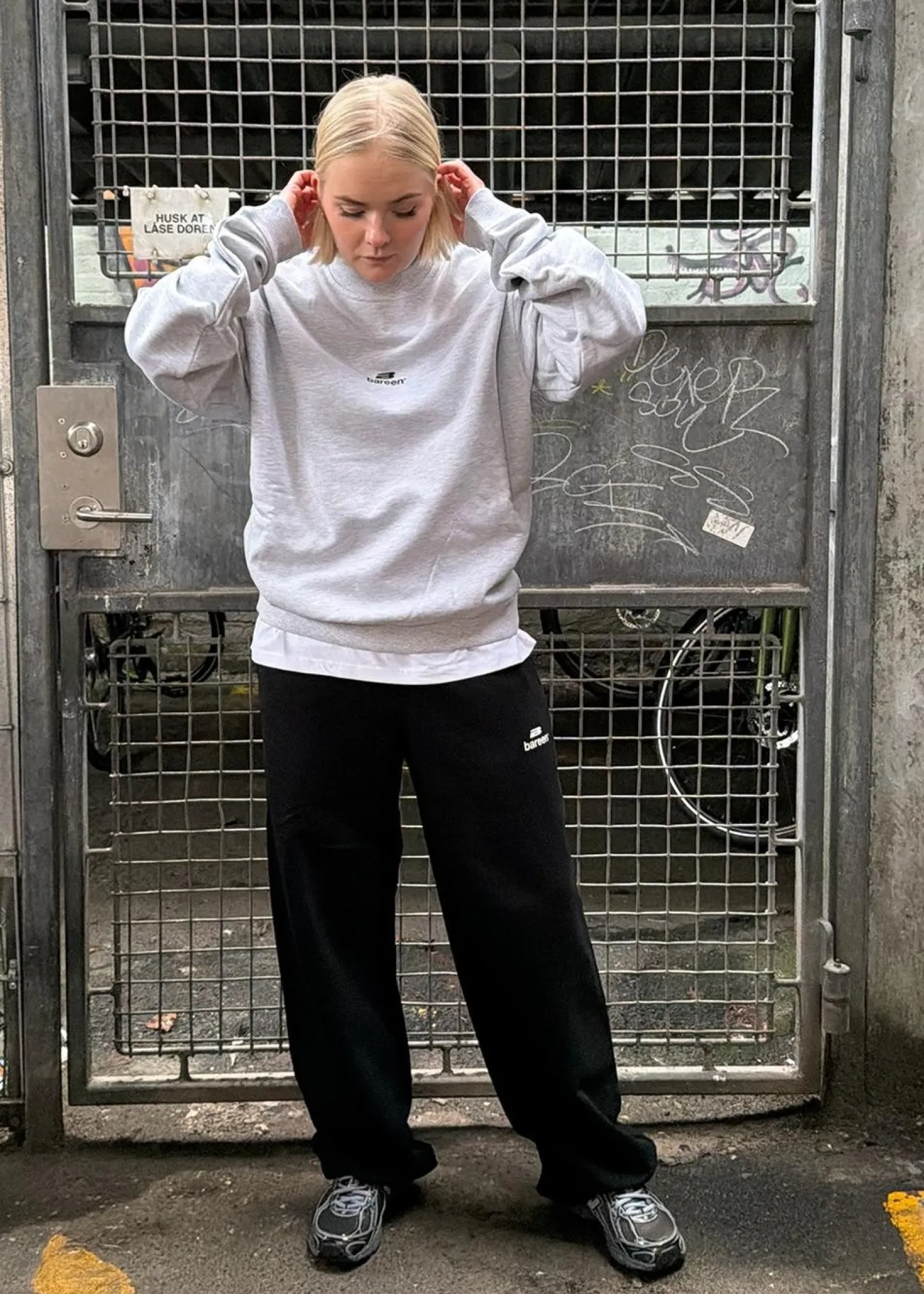 Bareen Oversized Crewneck Logo