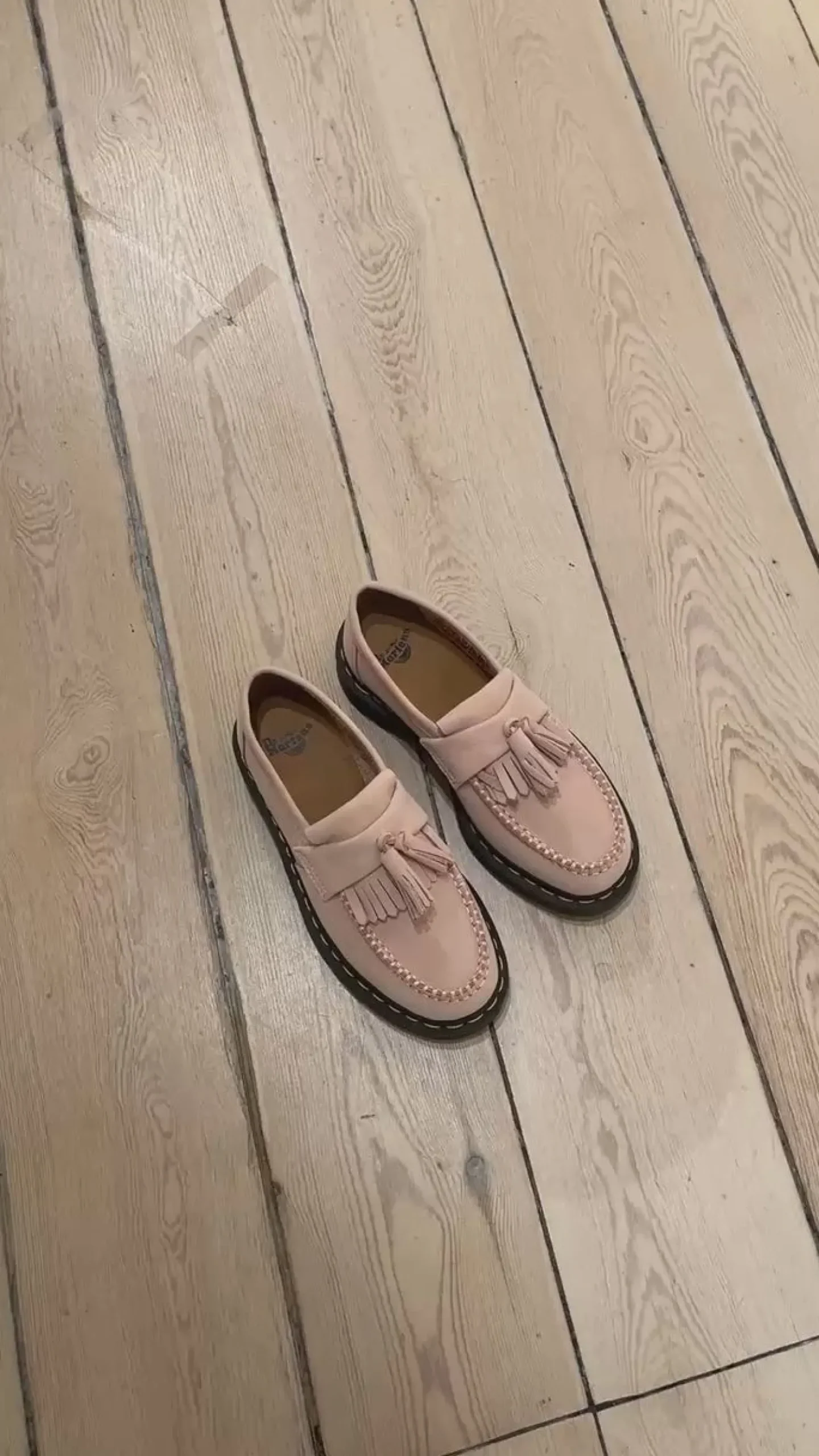 Dr. Martens Adrian Ys Milled Nubuck Wp