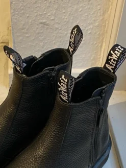 Dr. Martens 2976 W/Zips Black Milled Nappa
