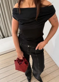 Modström HimaMD off-shoulder top