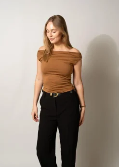Modström HimaMD off-shoulder top