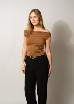 Modström HimaMD off-shoulder top