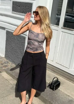 Modström Himamd print strap top