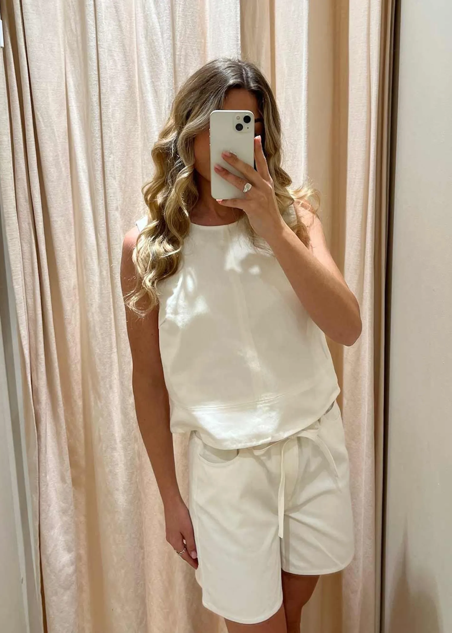 Modström Naomamd solid shorts