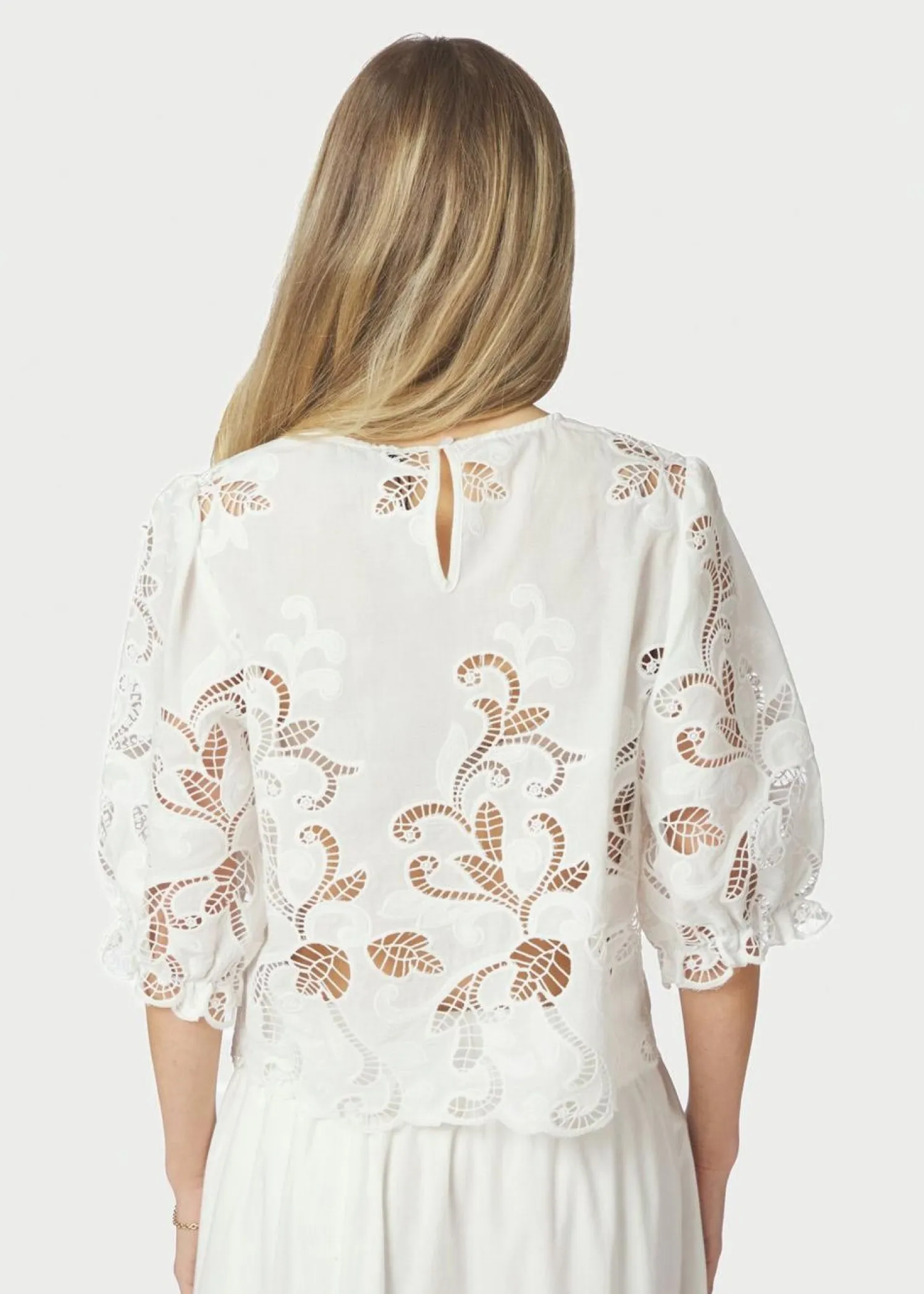 Neo Noir Fia Embroidery Blouse