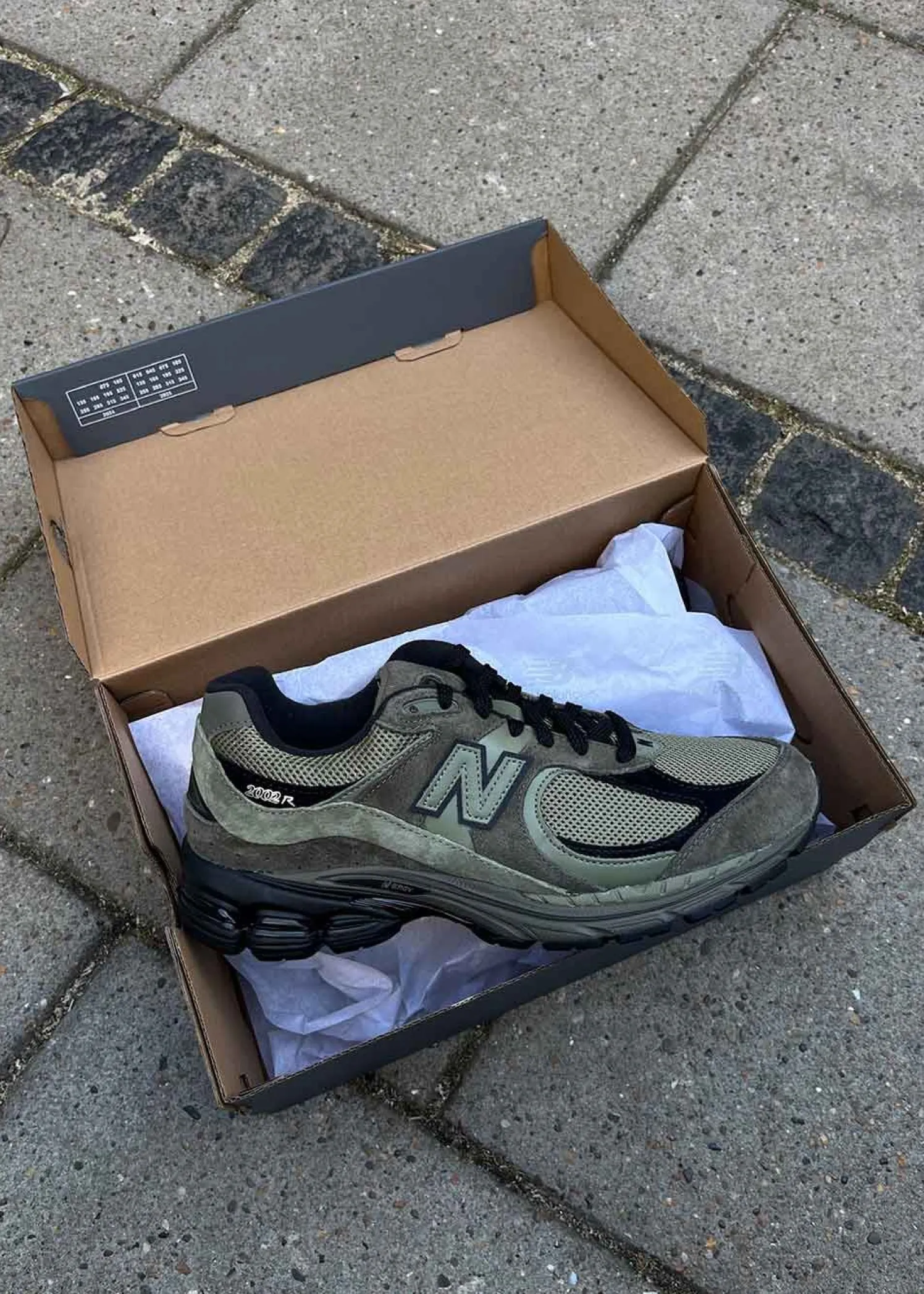 New Balance M2002ROL