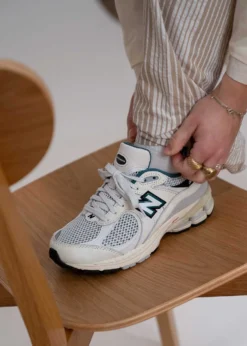 New Balance M2002RVD