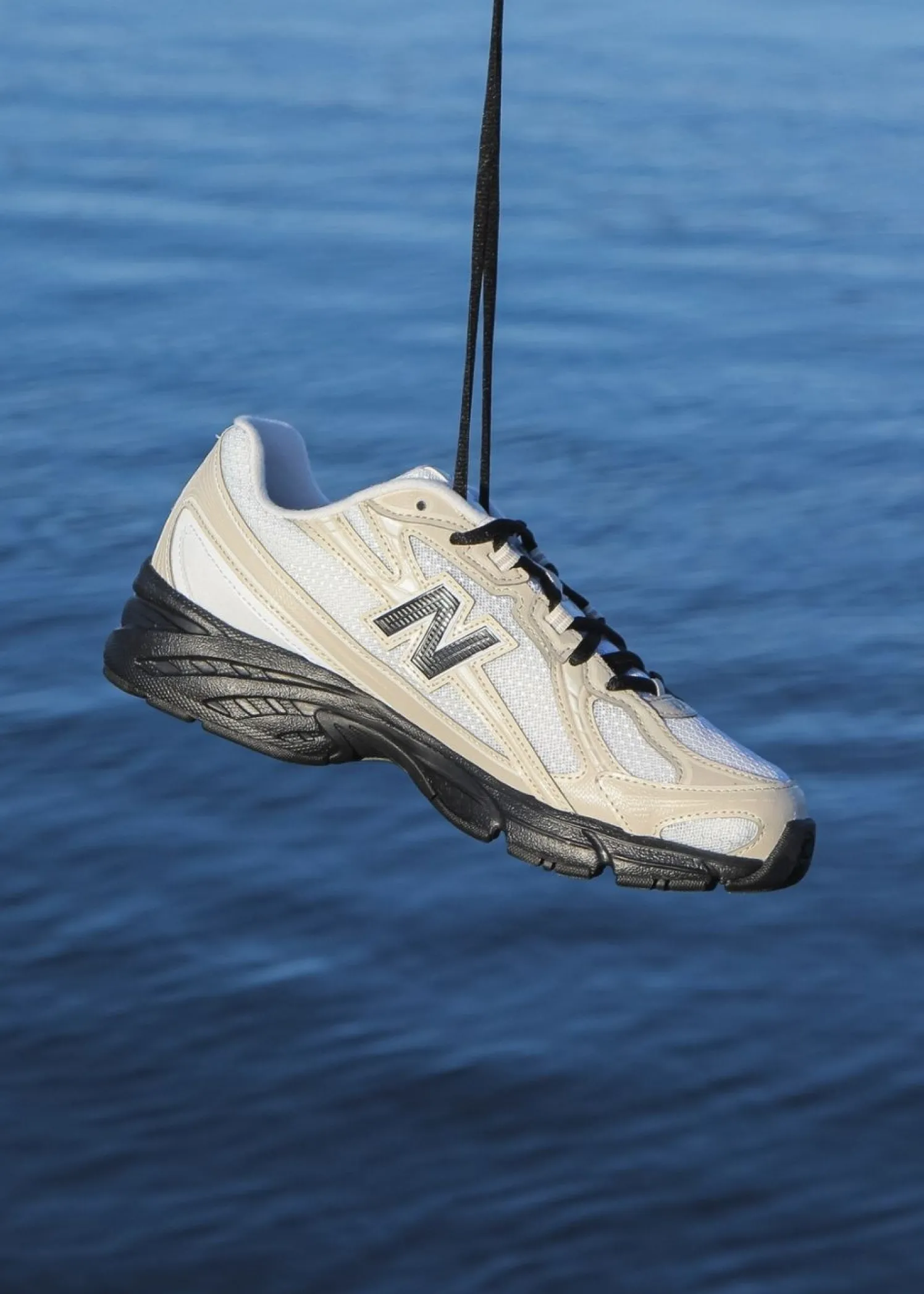 New Balance U7404OO