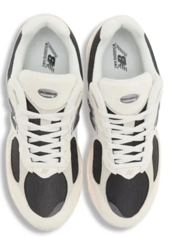 New Balance U2002RN