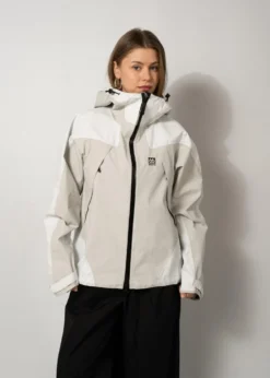 66 North Dyngja Shell Jacket