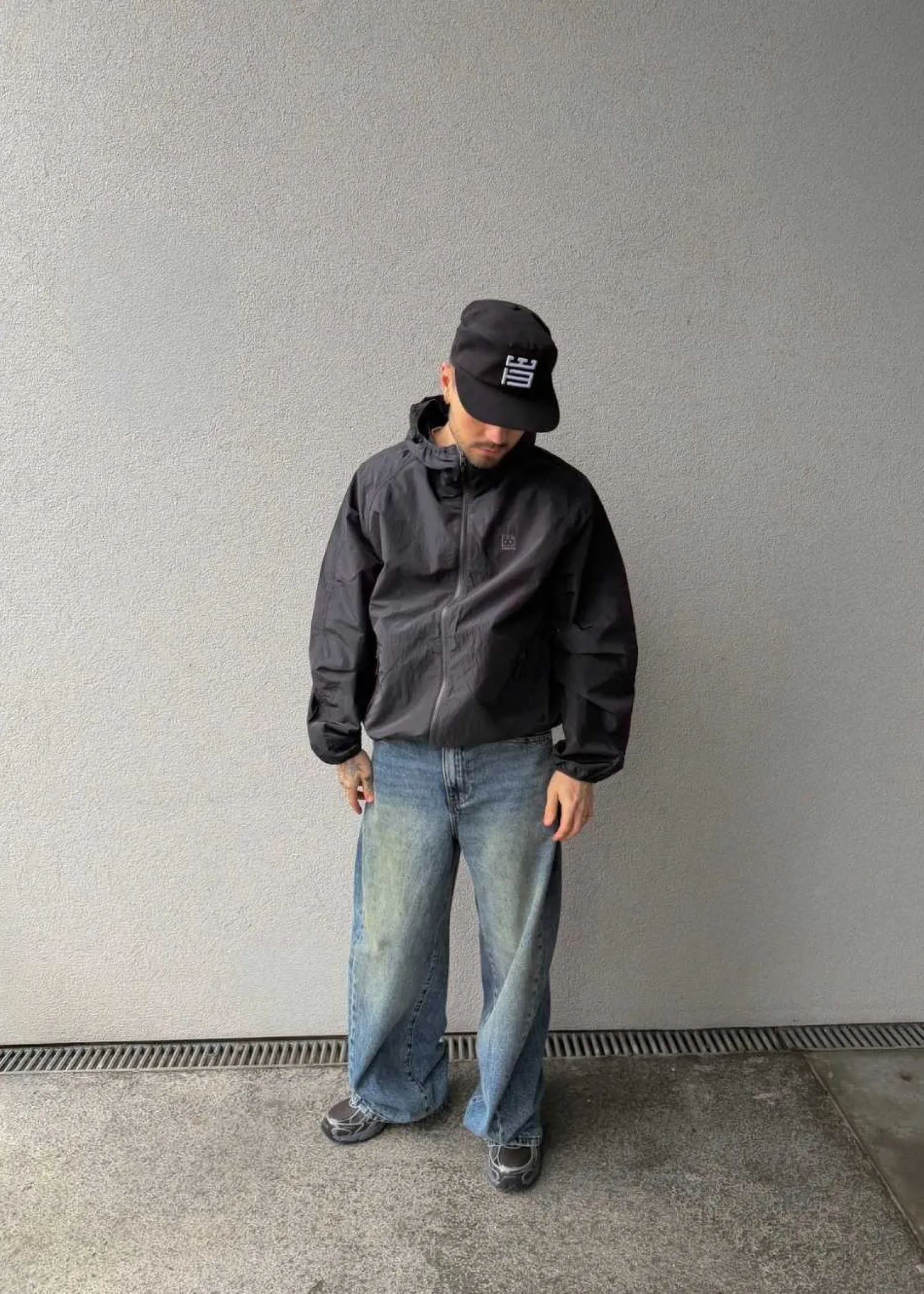 66 North Kjalarnes Windbreaker