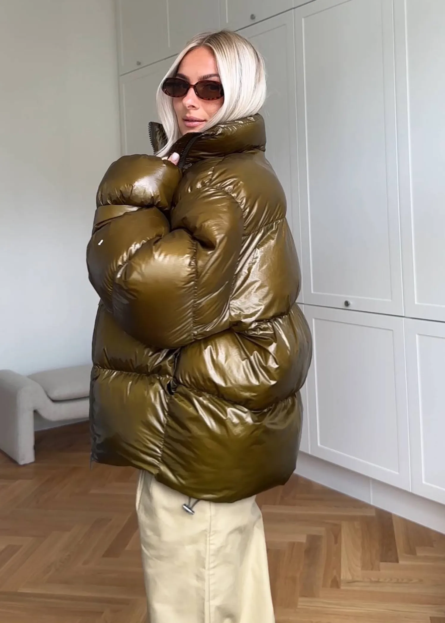 Oval Square Active Zip Jacket