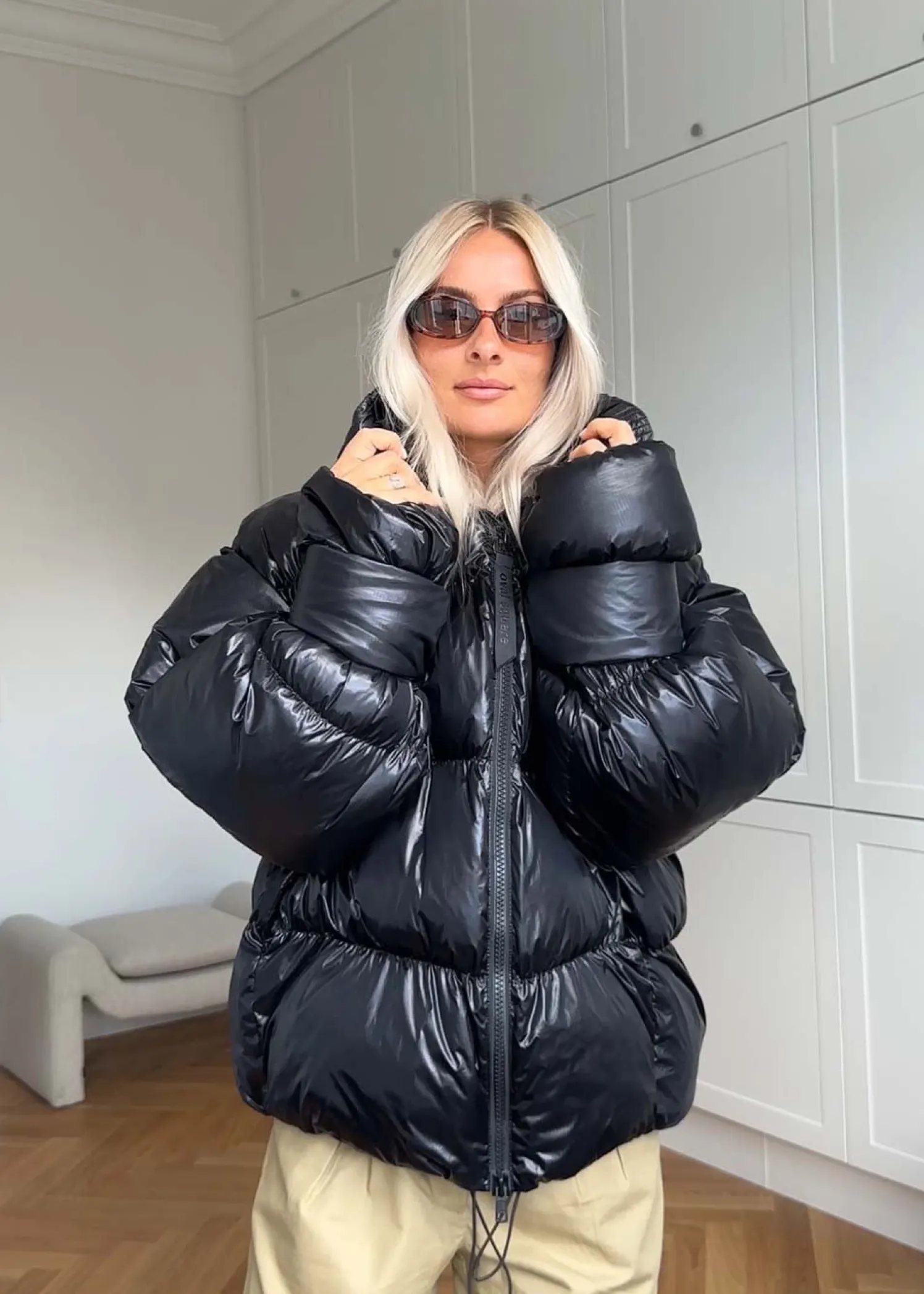 Oval Square Active Zip Jacket