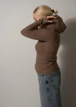 Oval Square Alanis Hood Knit