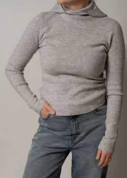Oval Square Alanis Hood Knit