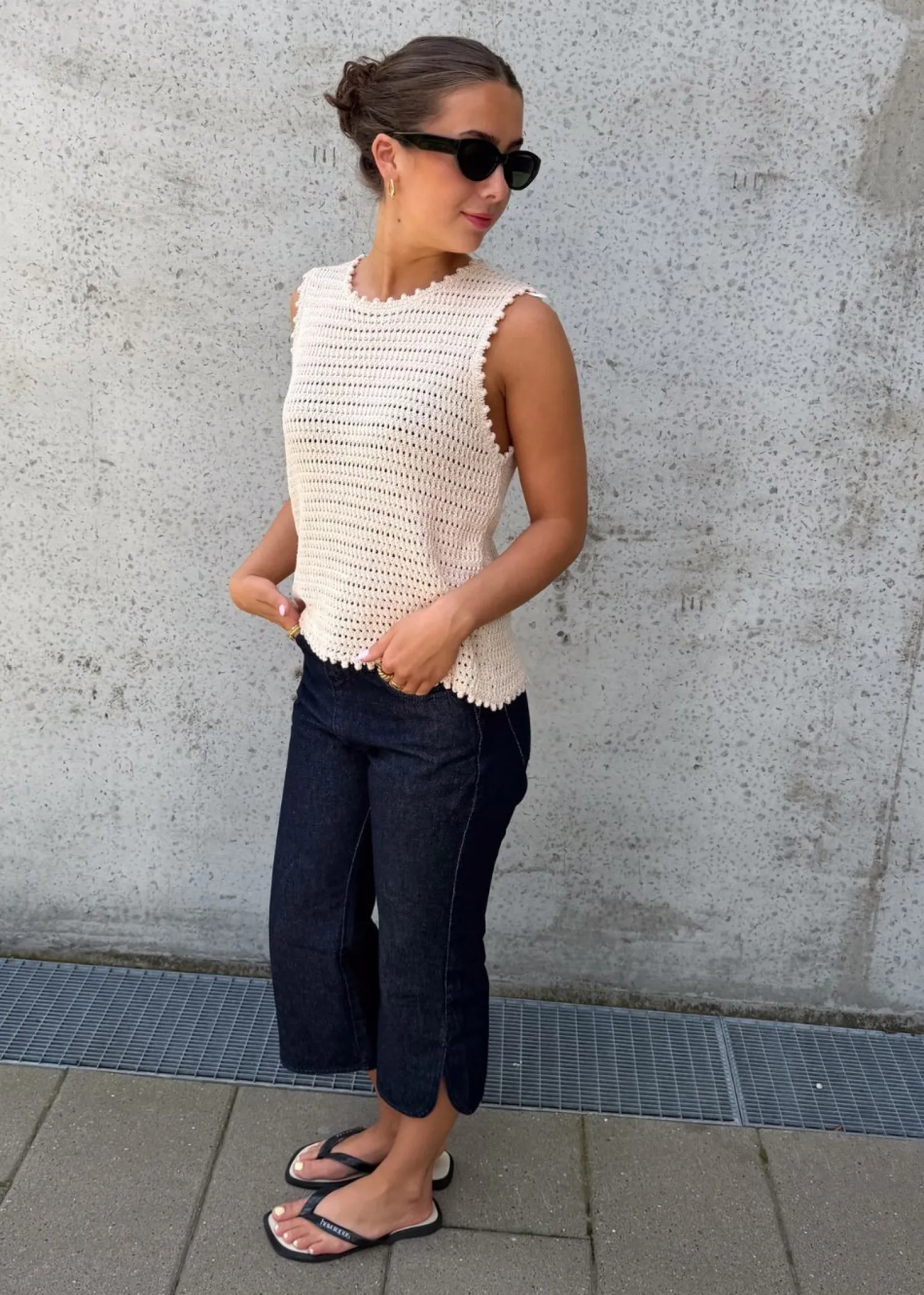 Oval Square Split denim capri
