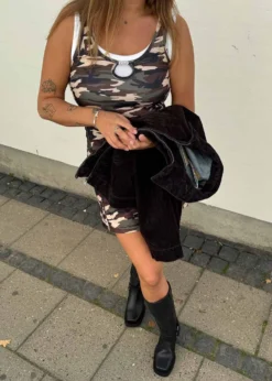 RÉSUMÉ LucyRS Dress