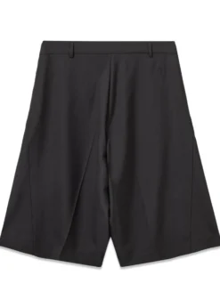 The Garment Grand Shorts