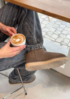 UGG W Classic Ultra Mini
