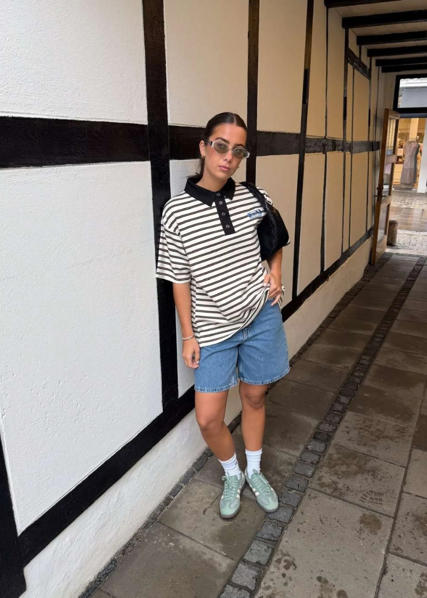 Woodbird Maggie Light Stone Shorts