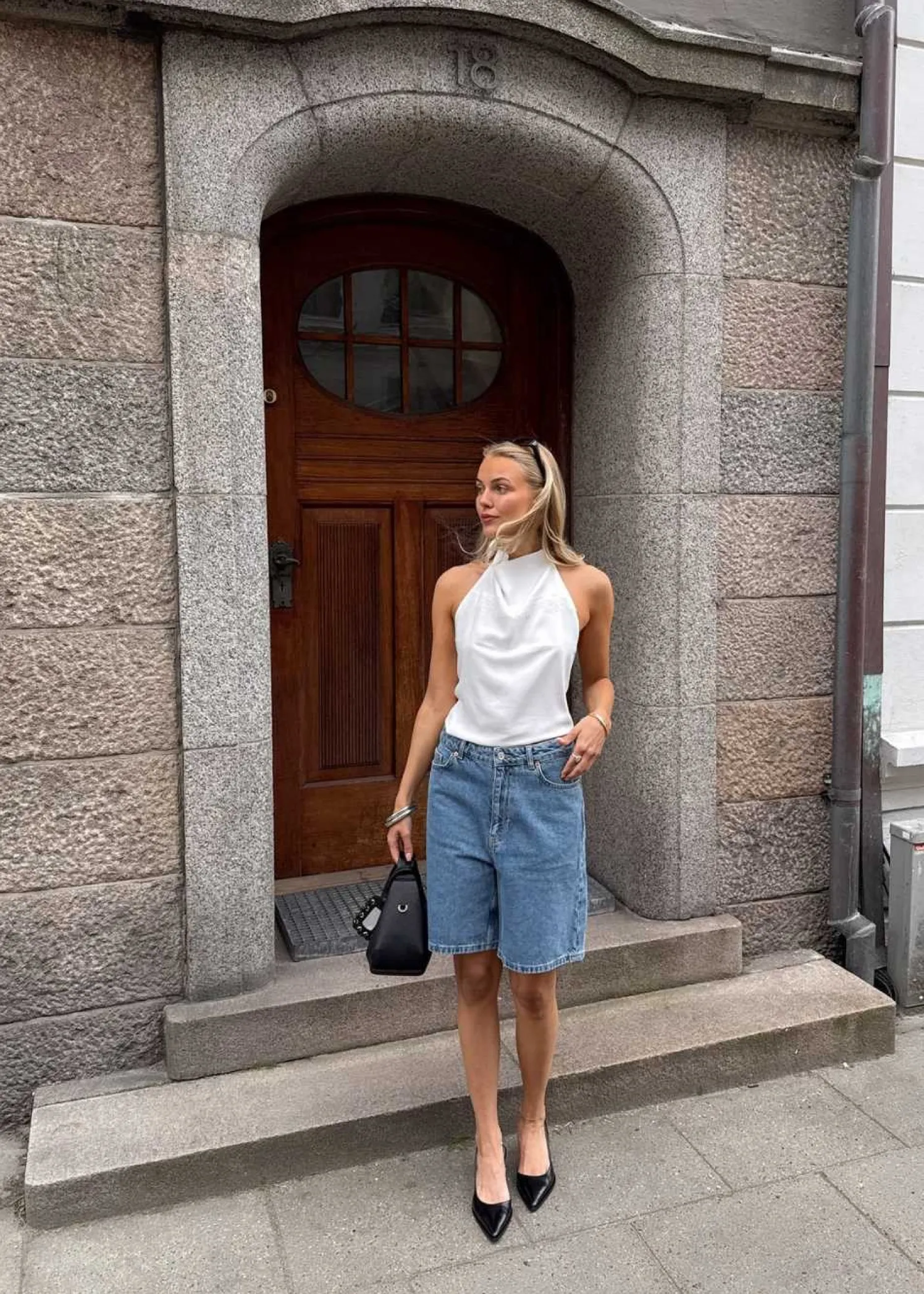 Woodbird Maggie Light Stone Shorts